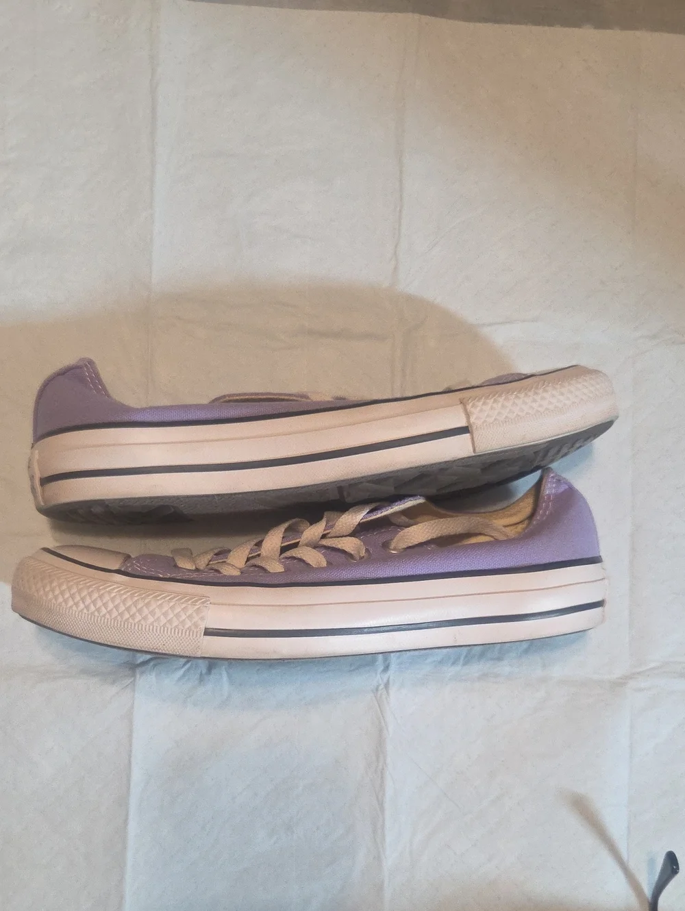 Converse Low-Top Sneakers in Lavender Purple